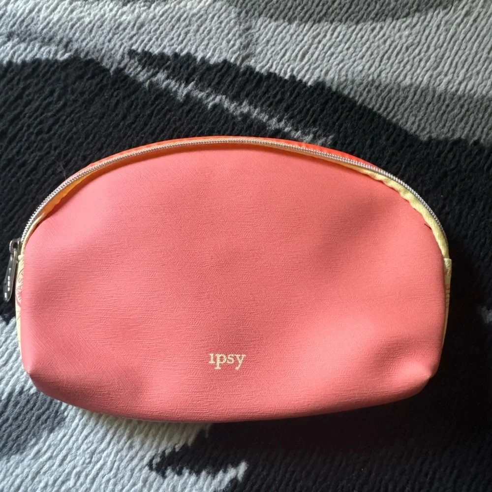 Ipsy mini makeup bag